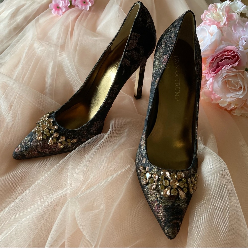 Ivanka Trump embellished black gold heels 7 ½ M